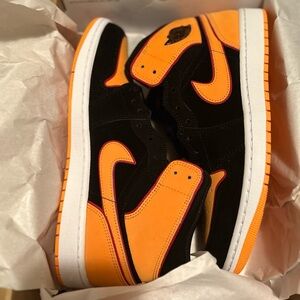 Men’s size 12 AIR JORDAN 1 MID SE